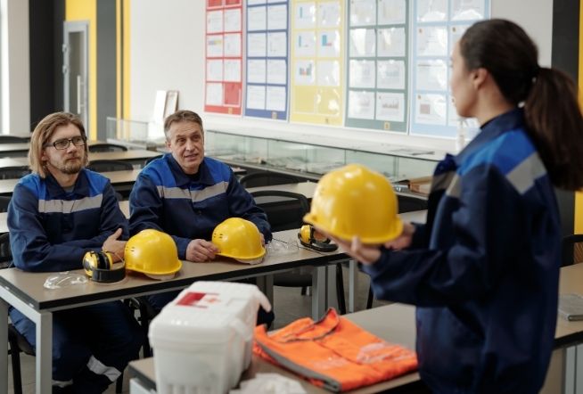 Treinamentos em SST ganham protagonismo na gestão de riscos e na conformidade das empresas